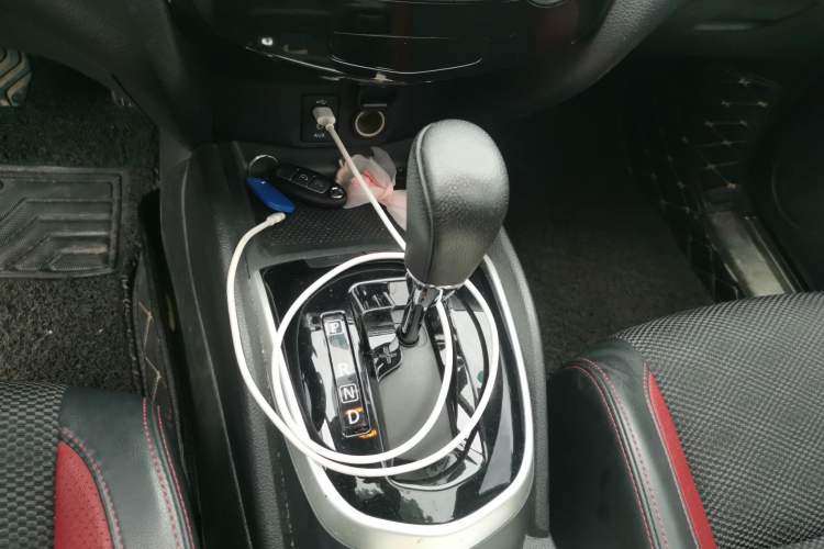Used Nissan Qashqai 2016 2.0L CVT Luxury Edition Gear Lever
