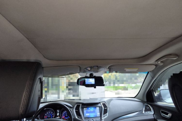 Used Hyundai Santa Fe 2015 2.4L Automatic Two-Wheel Drive Smart Version 5 Seats Headliner