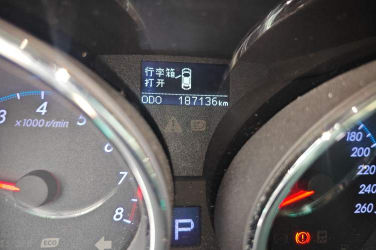Used Toyota Reiz 2010 2.5V Fengdu Elite Edition Odometer Close Up