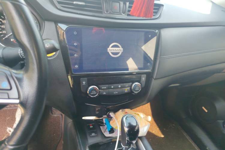 Used Nissan X-Trail 2020 2.5L XL ITS CVT 4WD Deluxe Navigation Edition Audio And AC Panel