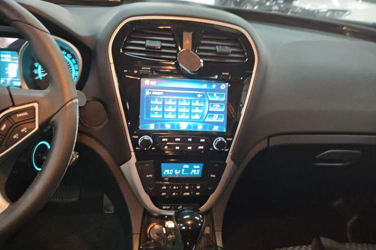 Used GAC Trumpchi GS5 Super 2015 2.0L Automatic Two-Wheel Drive Comfort Edition
