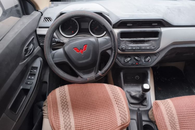 Used Wuling Hongguang 2021 1.5L S Standard Version LAR Steering Wheel