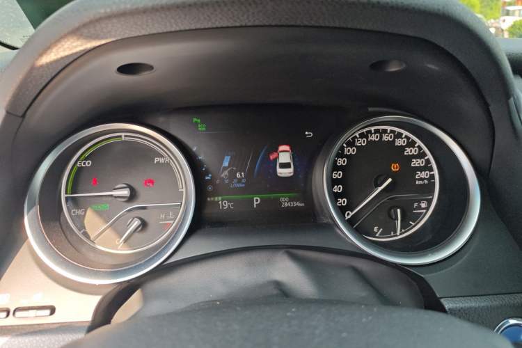 Used Toyota Camry 2018 Dual-Engine 2.5 HG Luxury Edition
