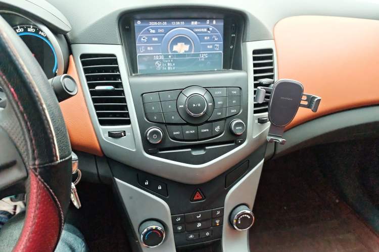 Used Chevrolet Cruze 2012 1.6L SE MT
