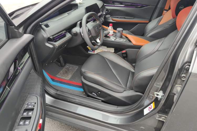 Used CHANGAN UNI-V 2022 1.5T Smart Navigation Version
