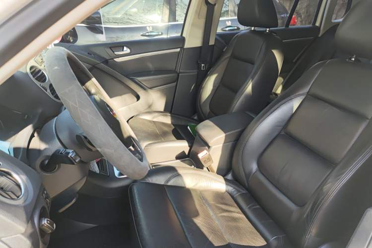 Used Volkswagen Tiguan L 2013 1.8TSI Automatic Two-Wheel Drive Luxury Model
