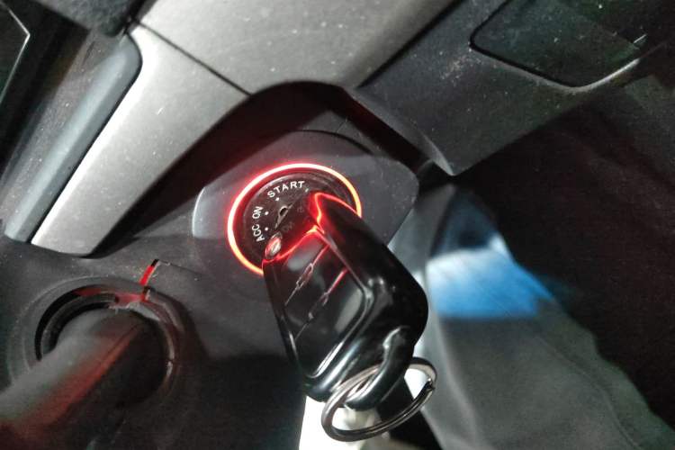 Used Roewe 350 2015 1.5L Automatic Luxury Sunroof Edition