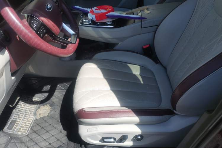 Used Ford Equator 2021 EcoBoost 225 Premier PLUS 6-Seater Left Front Seat