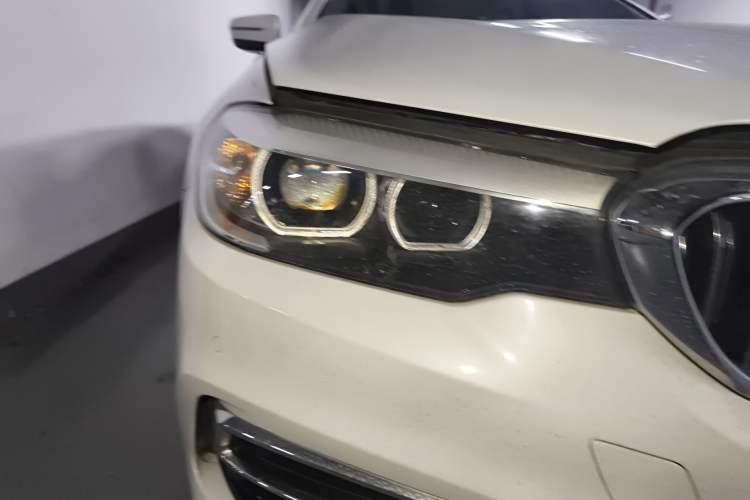 Used BMW 5 Series 2020 525Li Luxury Package Right Front Headlight