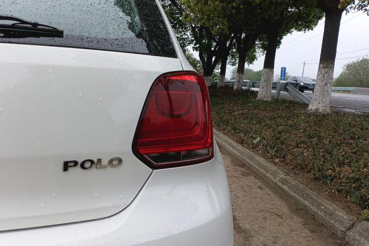 Used Volkswagen Polo 2013 1.4L Automatic Comfort Edition Exterior 3