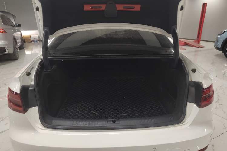 Used Audi A4L 2018 30th Anniversary Edition 40 TFSI Trendy Model