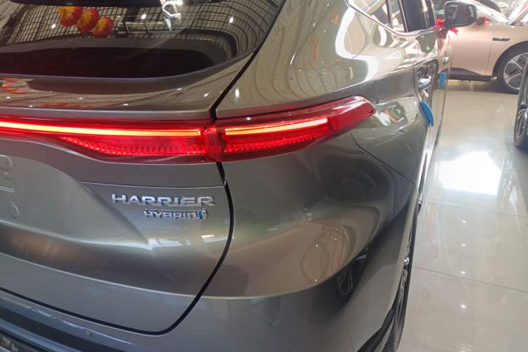 Used Toyota Harrier 2022 Dual-Engine 2.5L CVT Two-Wheel Drive Luxury Edition