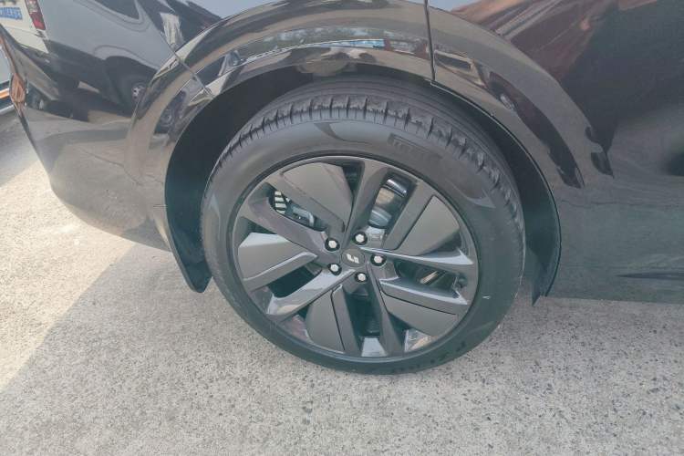 Used Li Auto L6 2024 Pro Model Right Rear Wheel Hub