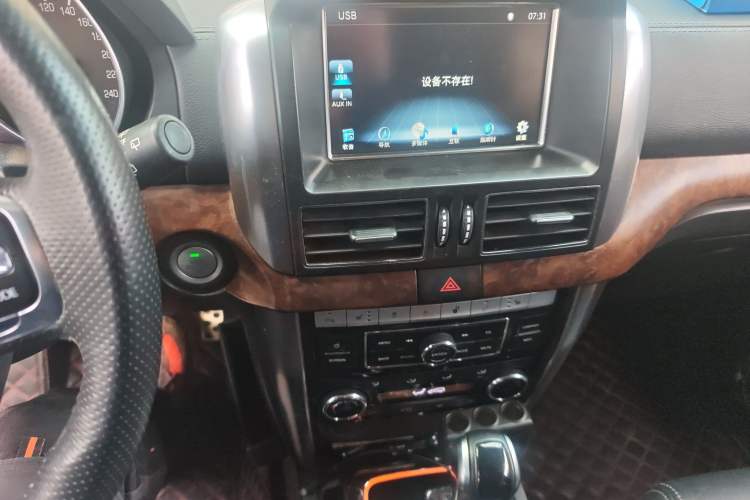 Used BAIC Off-Road BJ80 2016 2.3T Automatic Prestige Edition Audio And AC Panel