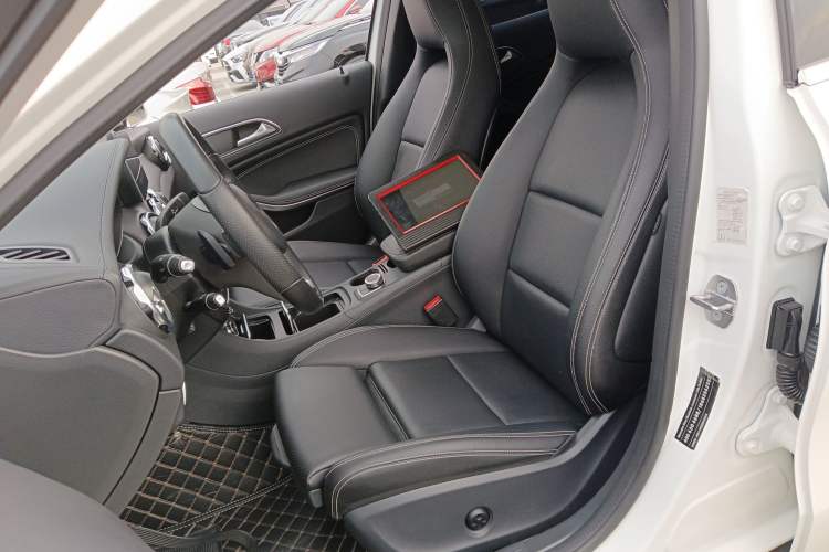 Used Mercedes-Benz GLA 2018 GLA 200 Fashion Model Left Front Seat