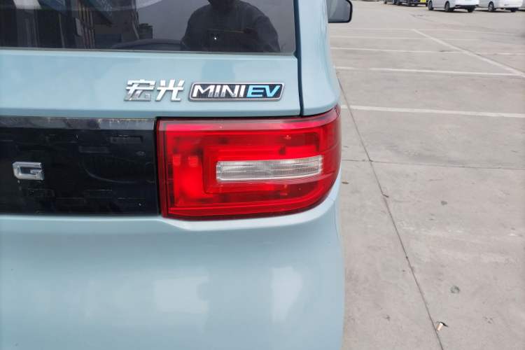 Used Wuling Hongguang MINIEV 2020 Zizai Version Lithium-NMC Right Rear Taillight