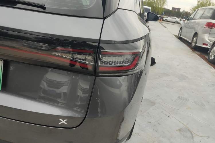 Used Volkswagen ID.4 X 2023 Upgraded Model Pure Long-Range Version Right Rear Taillight