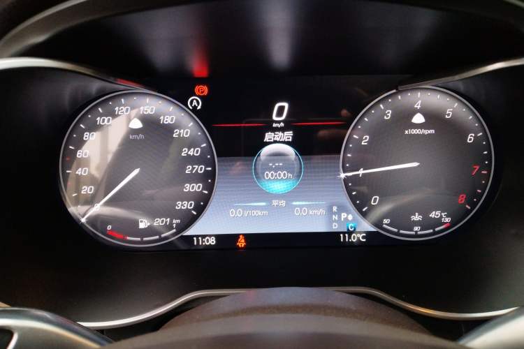 Used Mercedes-Benz GLC 2018 Facelift GLC 260 4MATIC Luxury Edition
