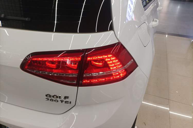 Used Volkswagen Golf 2016 1.6L Automatic Fashion Model