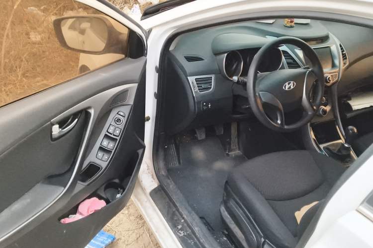 Used Hyundai Elantra (5th Generation / Langdong) 2016 1.6L Manual Luxury Model
