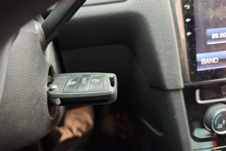 Used Volkswagen Golf 2018 1.6L Automatic Fashion Model