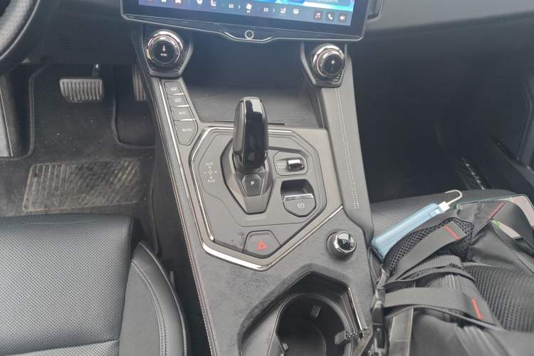 Used Lynk & Co 01 2023 1.5TD EM-F PM Gear Lever