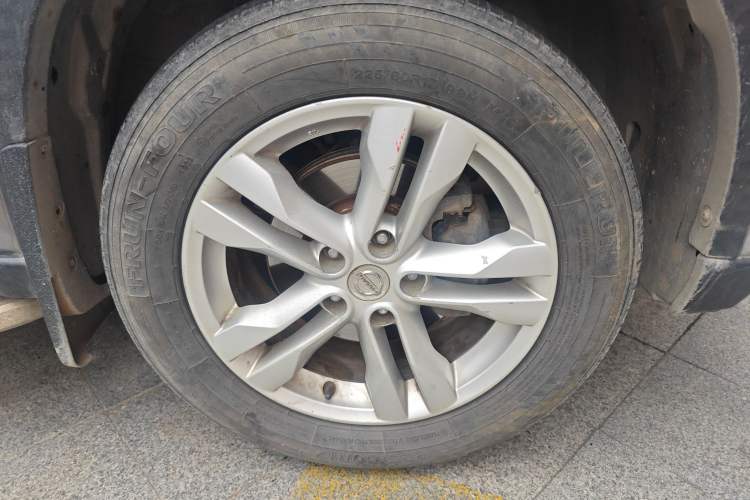 Used Nissan X-Trail 2012 2.5L CVT Luxury Edition 4WD Right Front Wheel Hub