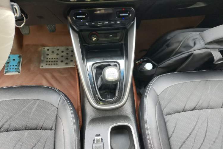 Used Baojun 510 2017 1.5L Manual Fashion Model
