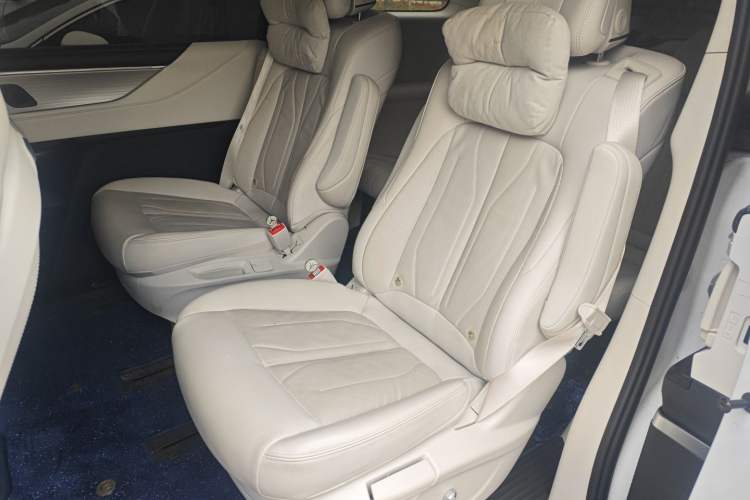 Used Buick GL8 New Energy 2024 Lu Zun Smart Edition 7-Seater
