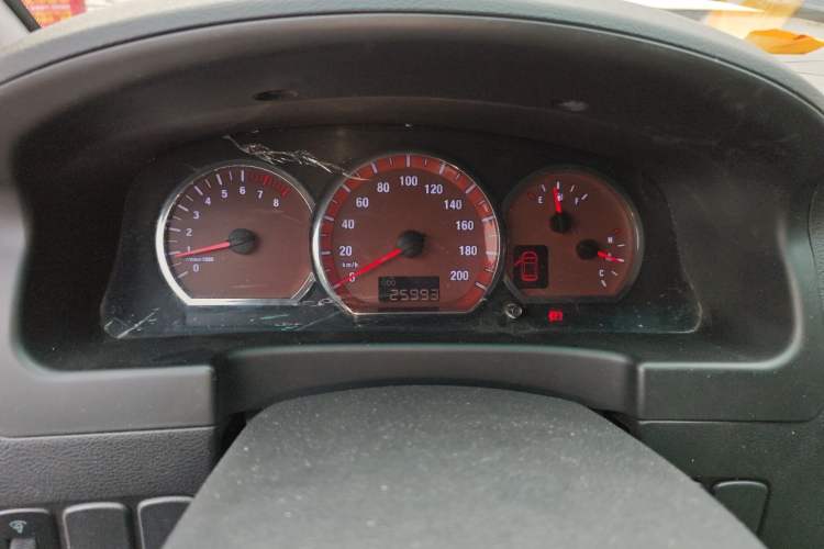 Used FORTHING Lingzhi 2011 QA 2.4L Short-Wheelbase Comfort Edition Odometer Close Up