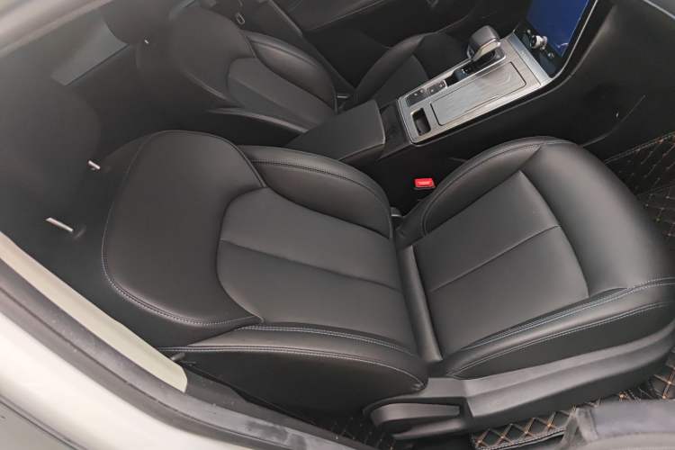 Used Roewe RX5 2023 PLUS 330TGI Automatic Trendsetting Smart Edition