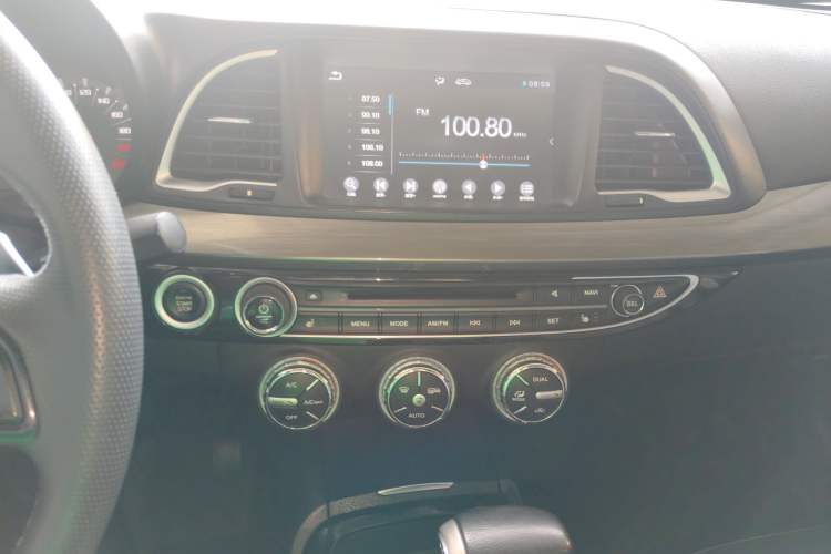 Used GAC Trumpchi GA6 2016 235T DCT Luxury Edition Audio And AC Panel