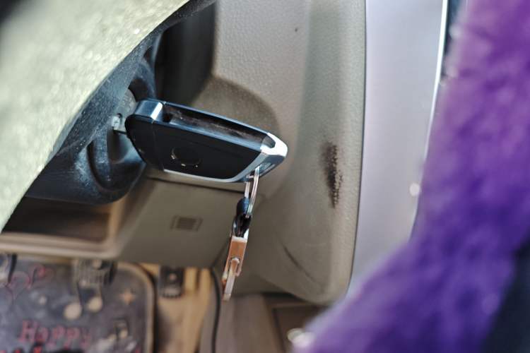 Used Venucia R50 2013 1.6L Manual Luxury Edition