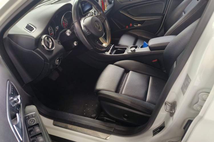 Used Mercedes-Benz GLA 2018 GLA 200 Sport Edition Left Front Seat