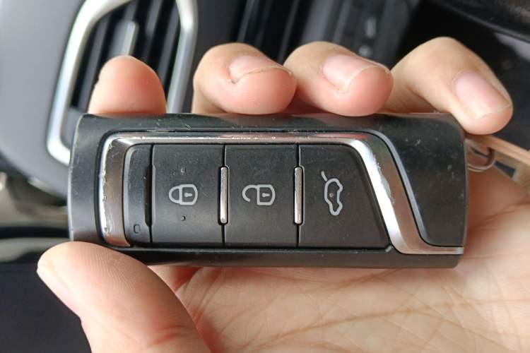 Used GAC Trumpchi GS4 2018 235T Automatic Two-Wheel Drive Luxury Smart Connectivity Millionth Anniversary Edition Vehicle Key