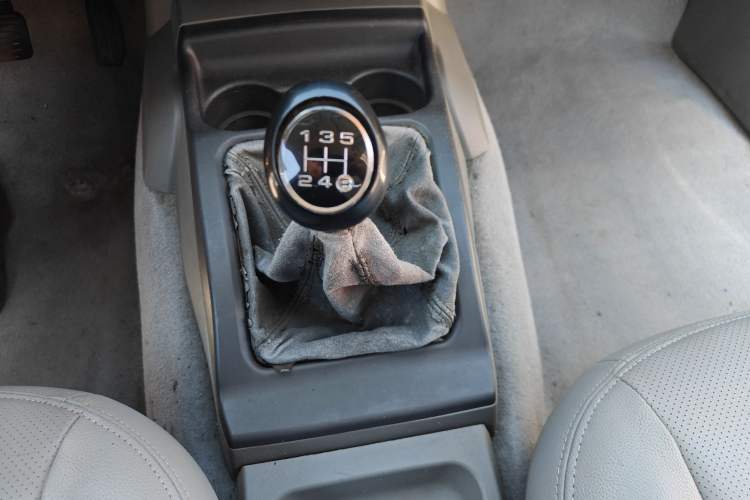 Used Great Wall Wingle 5 2011 2.2L Wealth Edition Two-Wheel Drive Big Double-Cab GW491QE
