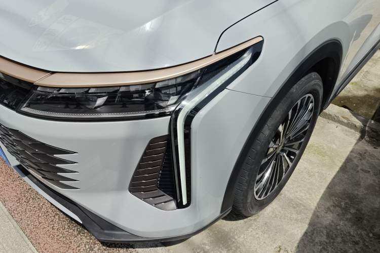 Used EXEED Stellar 2023 400T Four-Wheel Drive Premium Flying Fish Edition Left Front Headlight