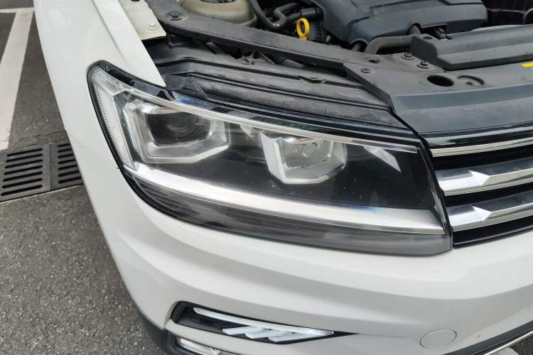 Used Volkswagen Tiguan L 2017 330TSI Automatic Two-Wheel Drive Luxury Edition Right Front Headlight