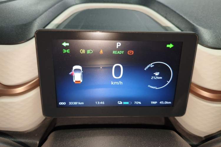 Used SOL E10X 2021 302 km Range Luxury Version 30.2 kWh