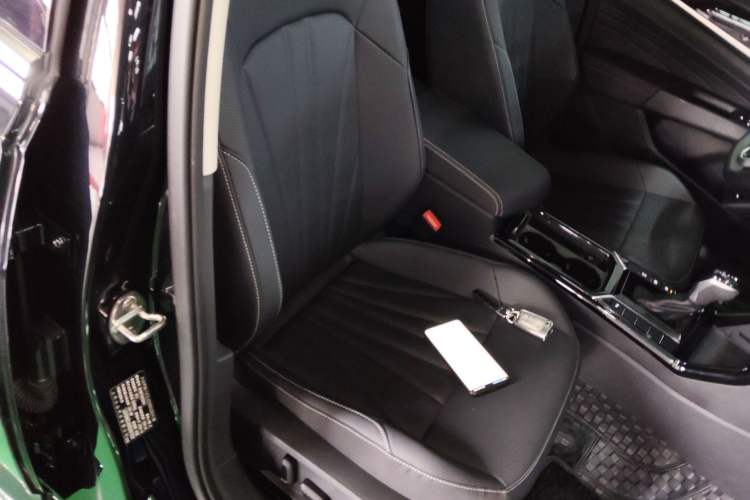 Used Volkswagen Passat 2025 Premium Version 380TSI Dragon Edition Right Front Seat