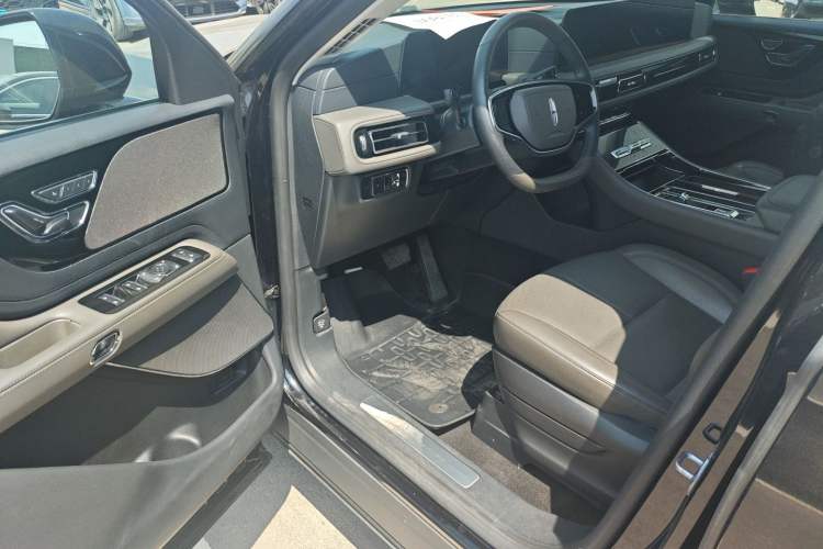 Used Lincoln Aviator 2024 3.0T V6 All-Wheel-Drive Elegance Edition Six Seats Driver Seat