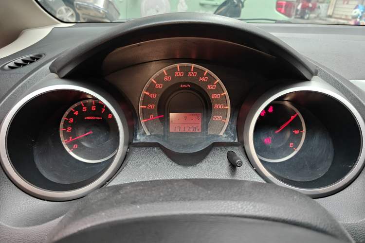 Used Honda Fit 2011 1.3L automatic comfort version
