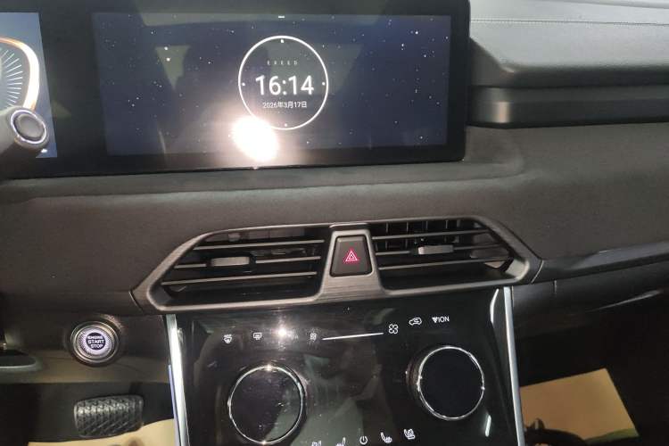 Used EXEED Lingyun 2023 400T Two-Wheel-Drive Star Prestige Edition Audio And AC Panel