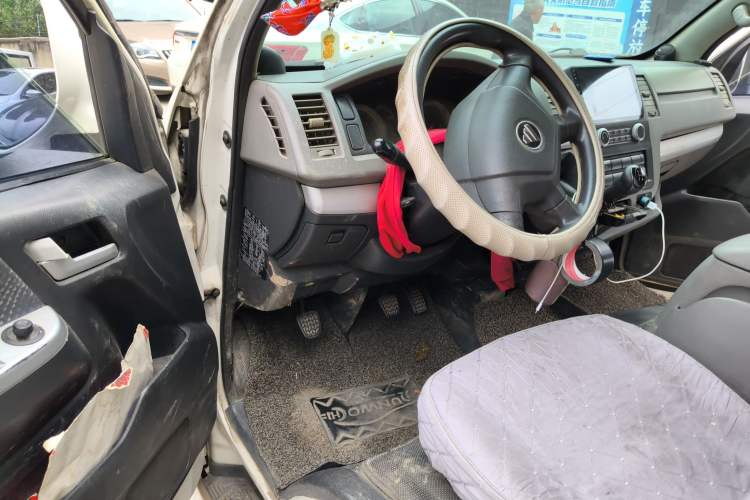 Used Foton Scenic G7 2015 2.0L Commercial Version Long Wheelbase High Roof – 486EQV4