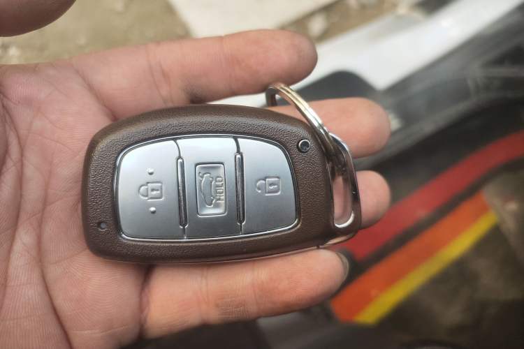 Used Hyundai Elantra (6th Generation / Lingdong) 2016 1.6L Automatic ZhiXuan – Elite Version