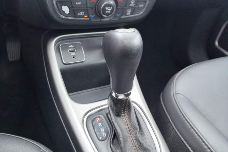 Used Jeep Compass 2017 200T Automatic Family Edition
