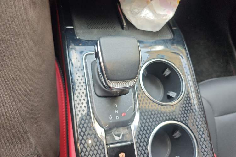 Used Hongqi HS3 2023 1.5T Two-Wheel Drive Shanwei Edition