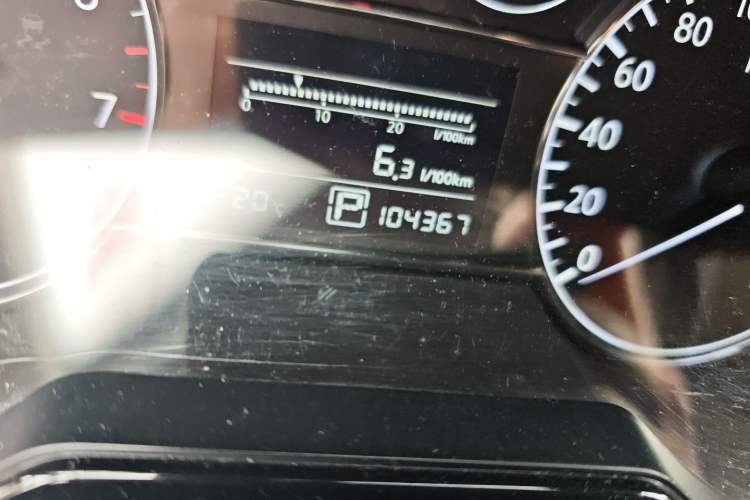 Used Nissan Tiida 2013 1.6L CVT Cool Cafe Edition