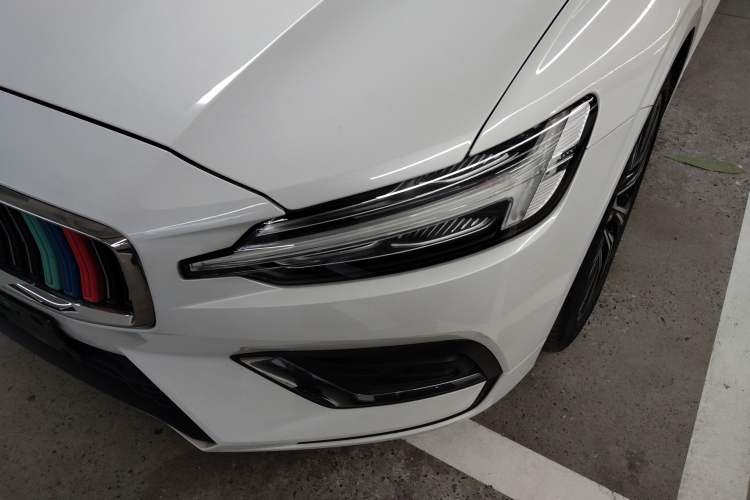 Used Volvo S60 2023 B4 Zhiyuan Luxury Edition
