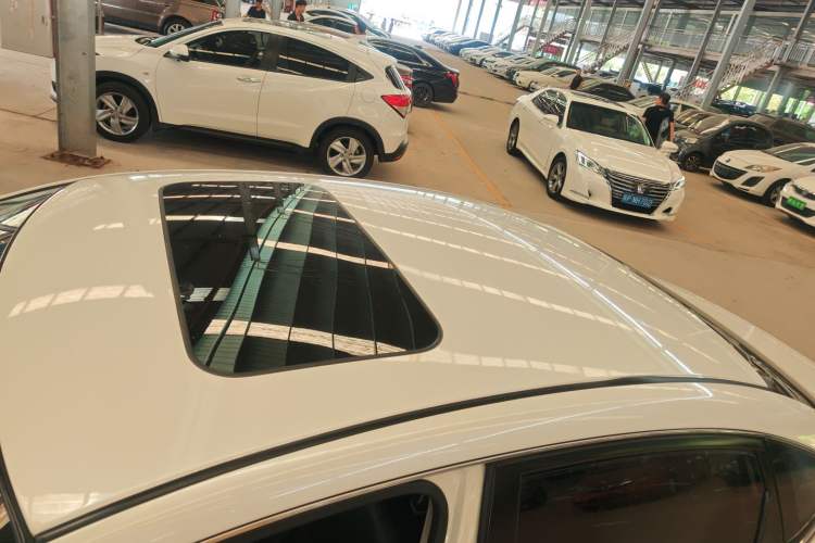 Used Nissan Sylphy 2019 1.6XV CVT Smart Connect Luxury Edition China VI Standard Roof